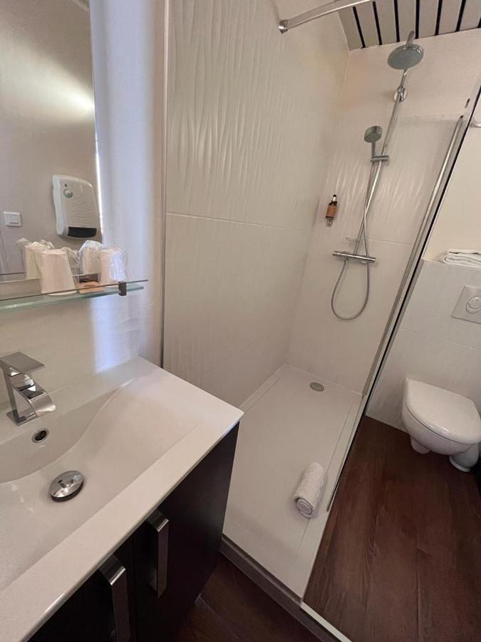 Hotel Du Pot D'Etain シャロン・アン・シャンパーニュ エクステリア 写真